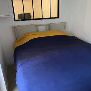 Appartement Au Pied Du Sacre Coeur, Paris